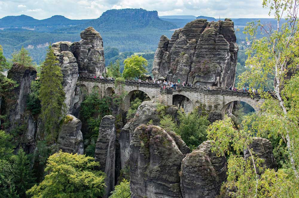 Basteibrücke in der Sächsischen Schweiz nahe Dresden – Ziel für individuelle Naturrundgänge
